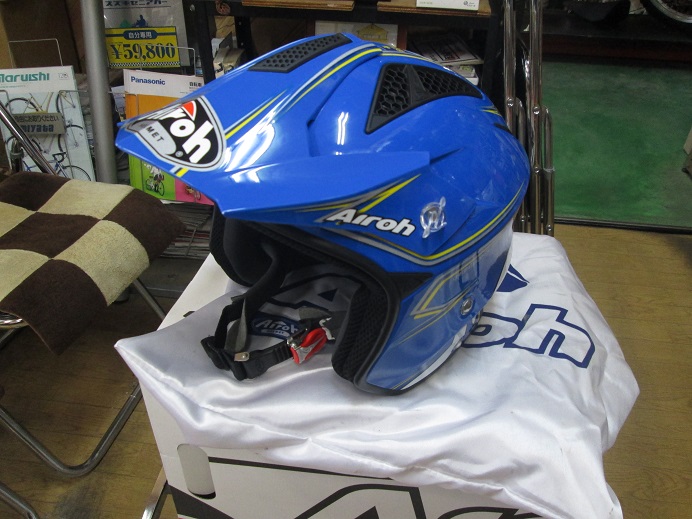 美品  AIROH  アイロー トライアルヘルメット  LサイズLサイズ